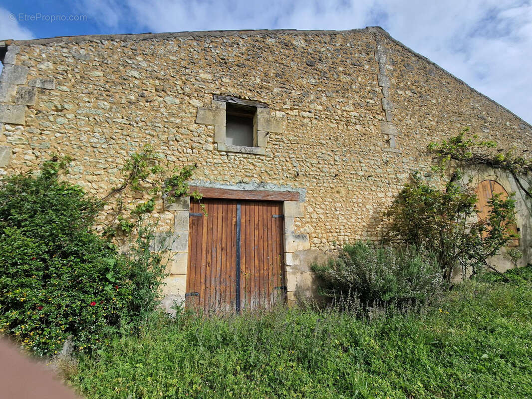 Maison à SAINT-MARTIAL-DE-MIRAMBEAU