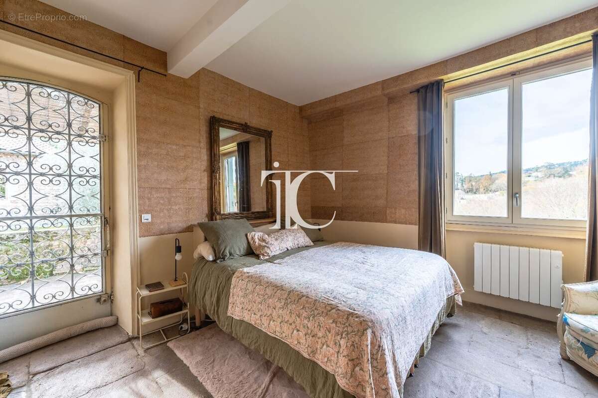 Maison à VINEZAC