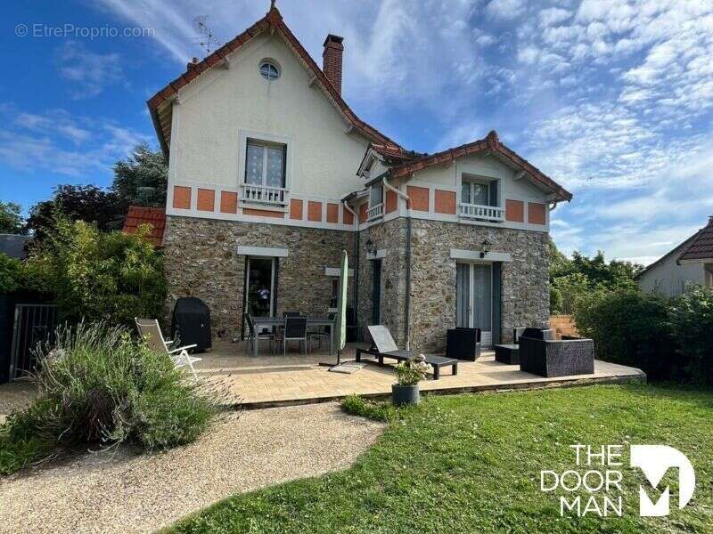 Maison à LIMOURS