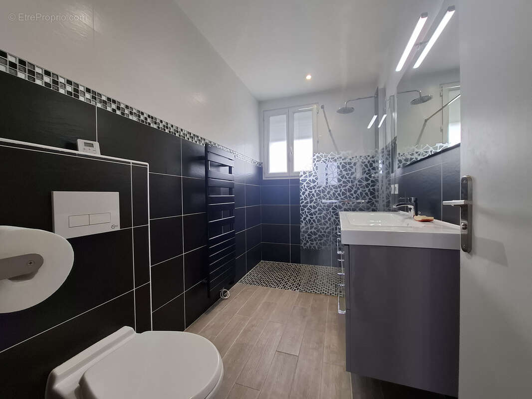 Maison à SAINT-ETIENNE-DE-MER-MORTE