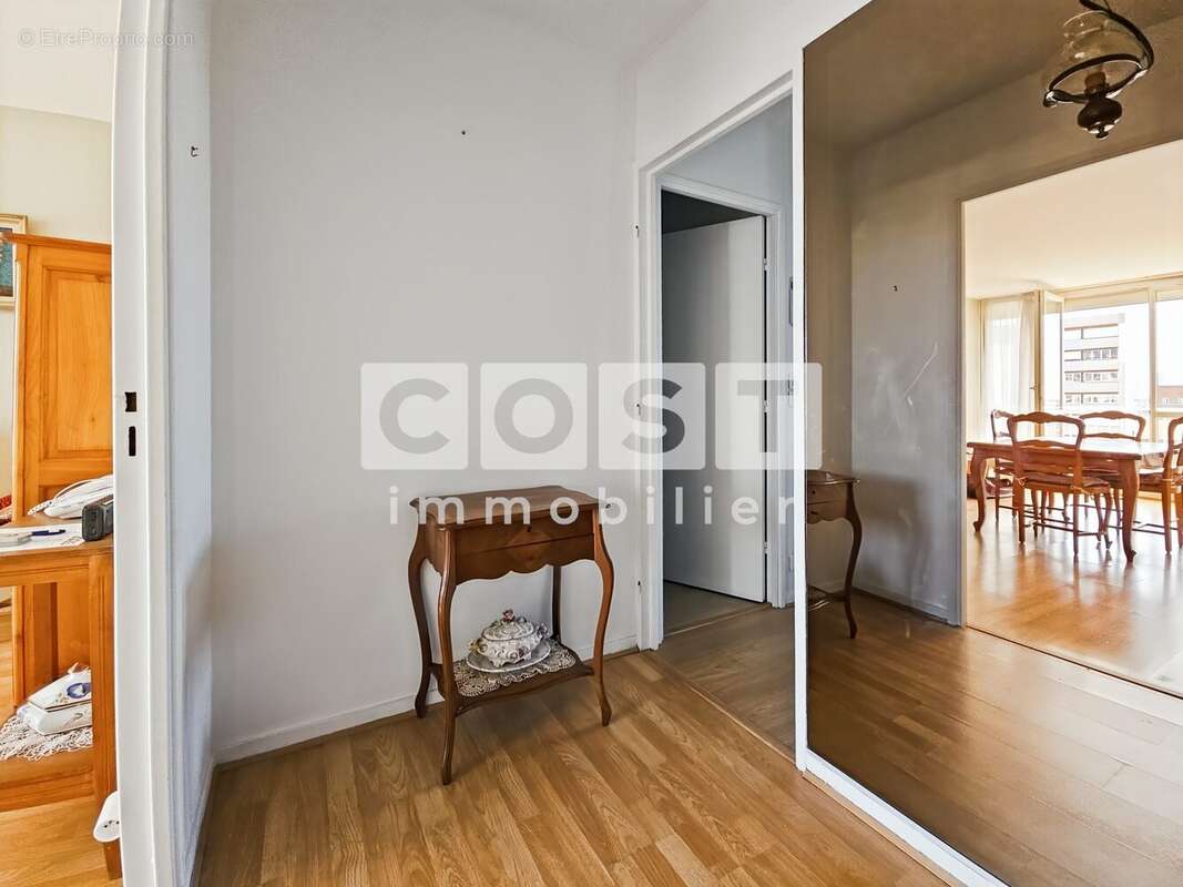 Appartement à COLOMBES