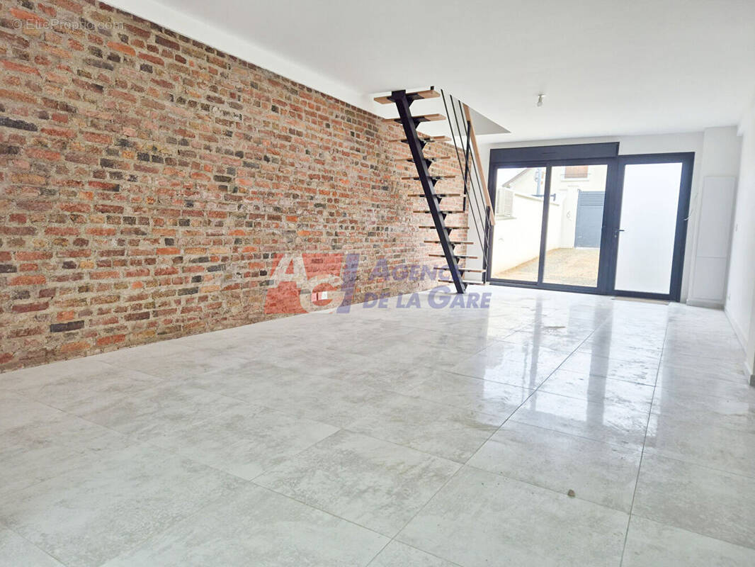 Appartement à HOUILLES