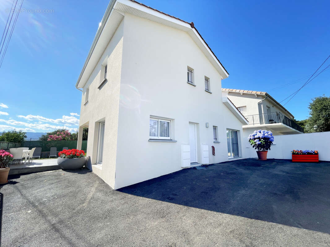 Maison à SALAISE-SUR-SANNE