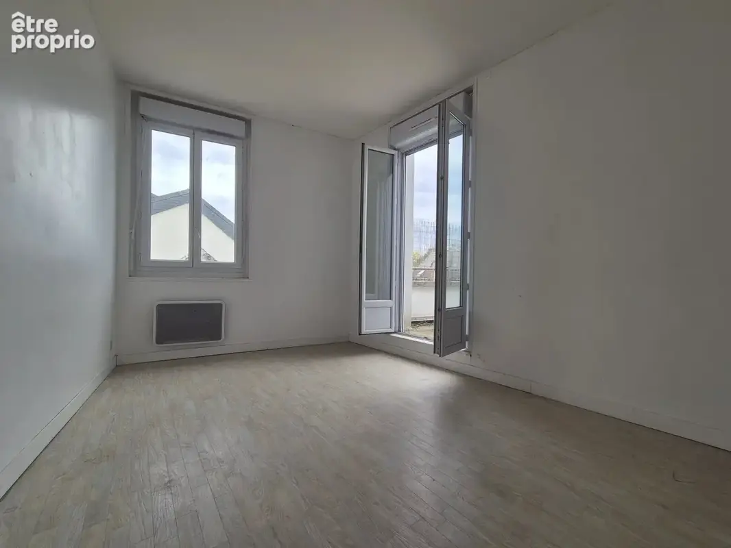 Saint pierre la cour immeuble de 170 m2 habitable de 3 logements a renover avec 3 places de parking - photo 5