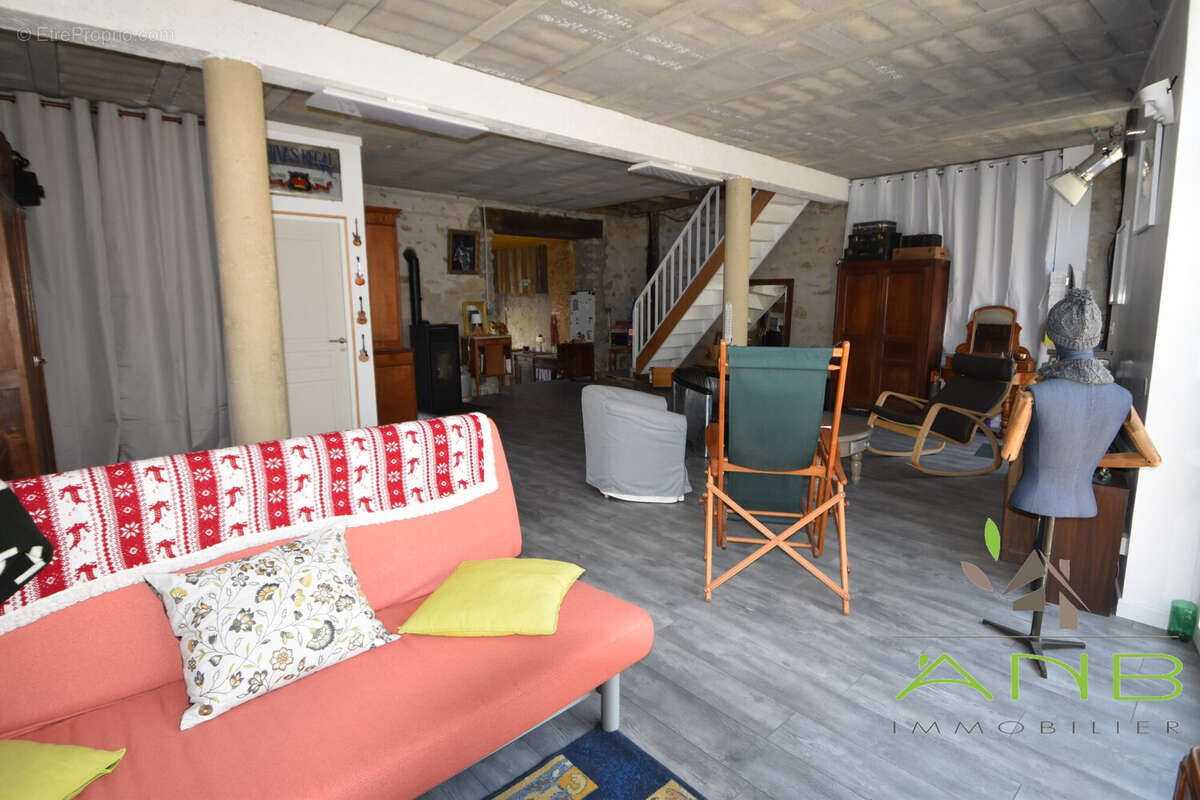Maison à PIEGUT-PLUVIERS