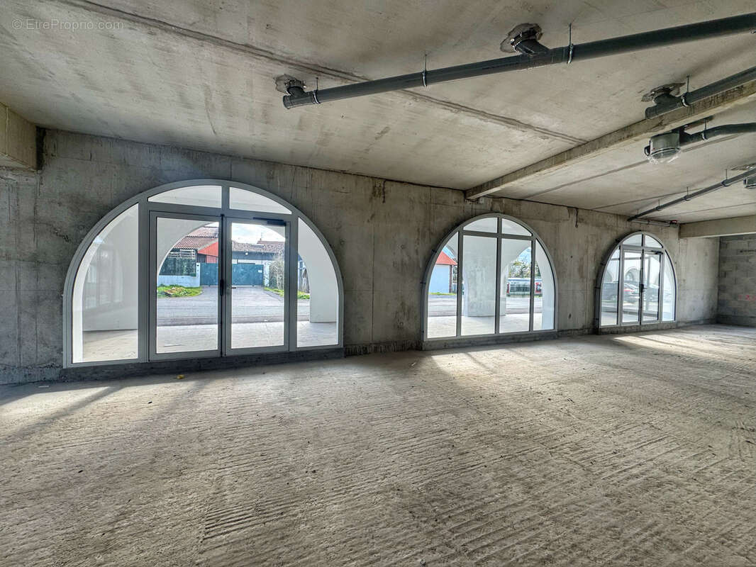 Commerce à SAINT-JEAN-PIED-DE-PORT