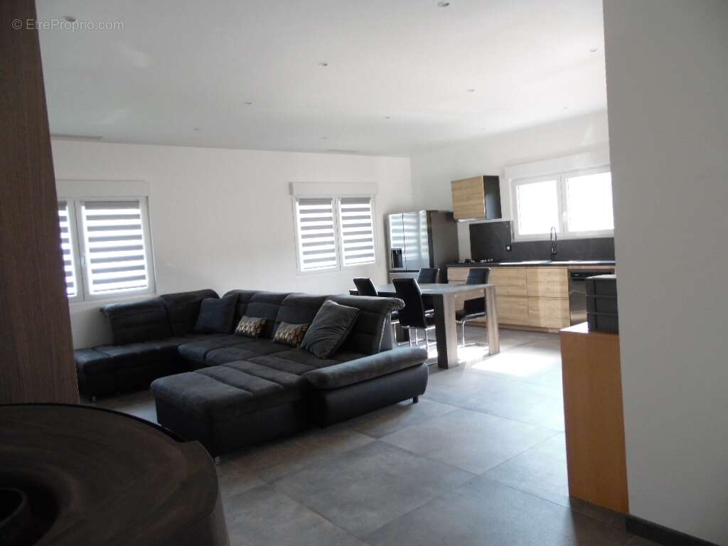 Maison à VIEUX-MOULIN