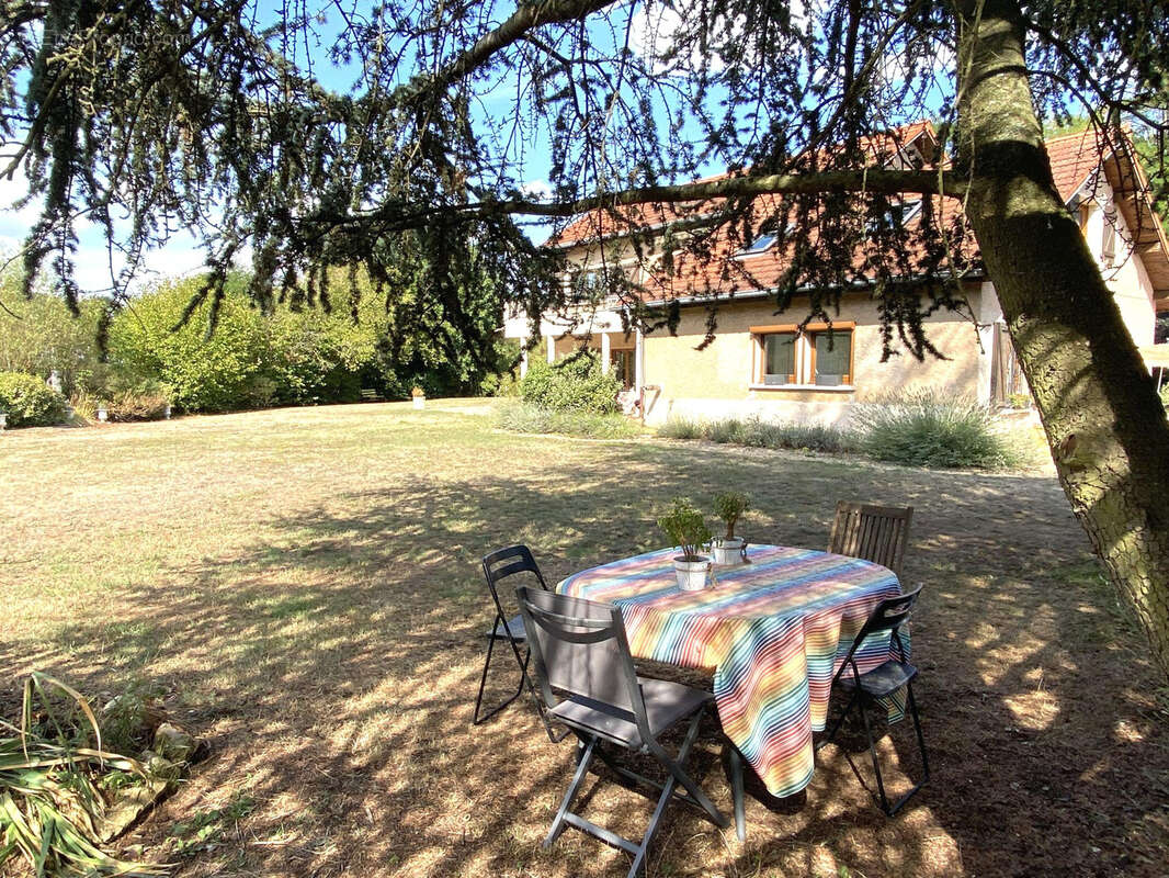 Maison à ARS-SUR-MOSELLE