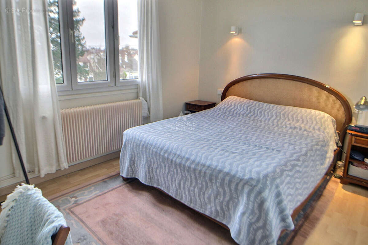 Maison à VERNEUIL-SUR-SEINE