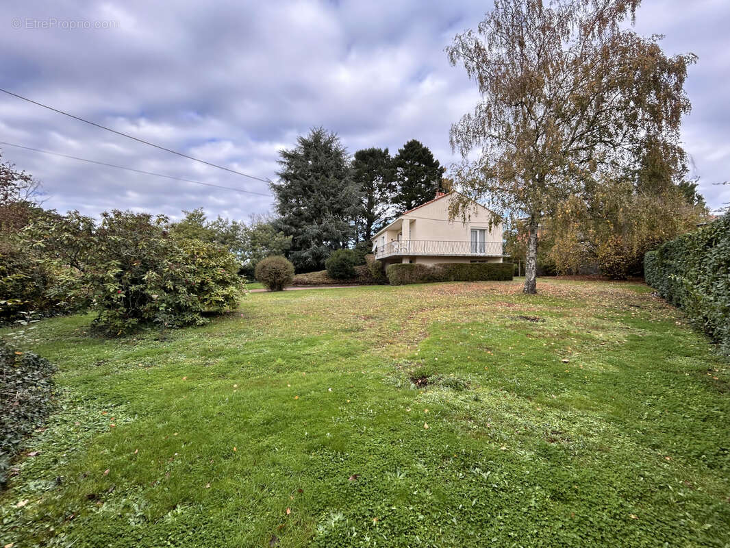 Maison à LE LOROUX-BOTTEREAU