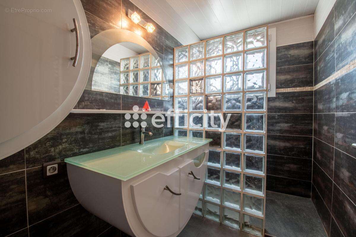 Maison à VILLENEUVE-LE-ROI