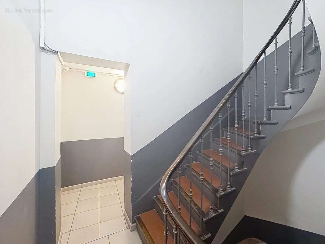 Appartement à MARSEILLE-1E