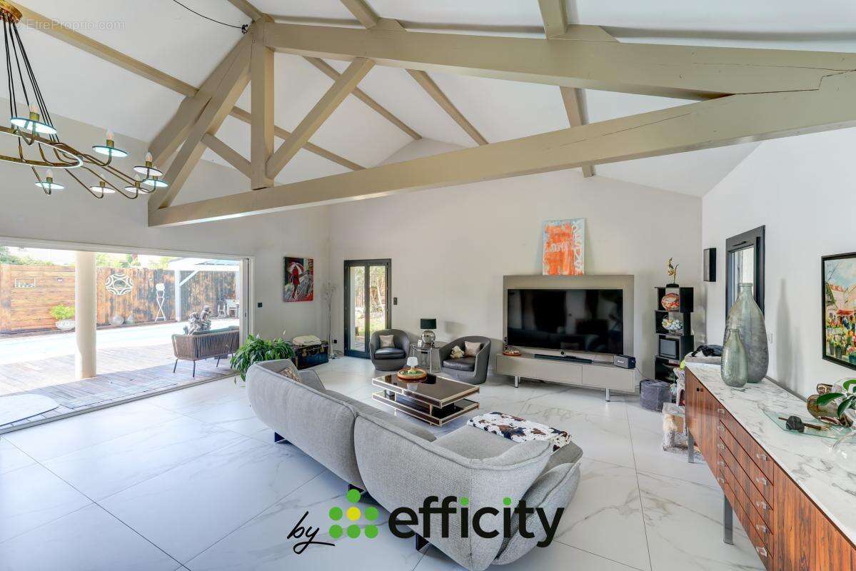Maison 183 m² à Genas  - photo 5