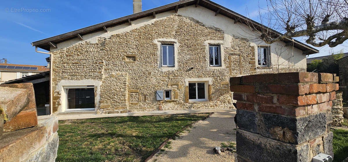 Maison de caractère, 288m2 hab. au cœur du village - photo 20