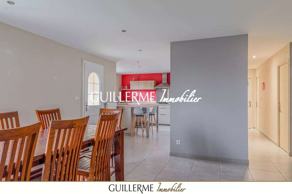 Maison à JASSANS-RIOTTIER