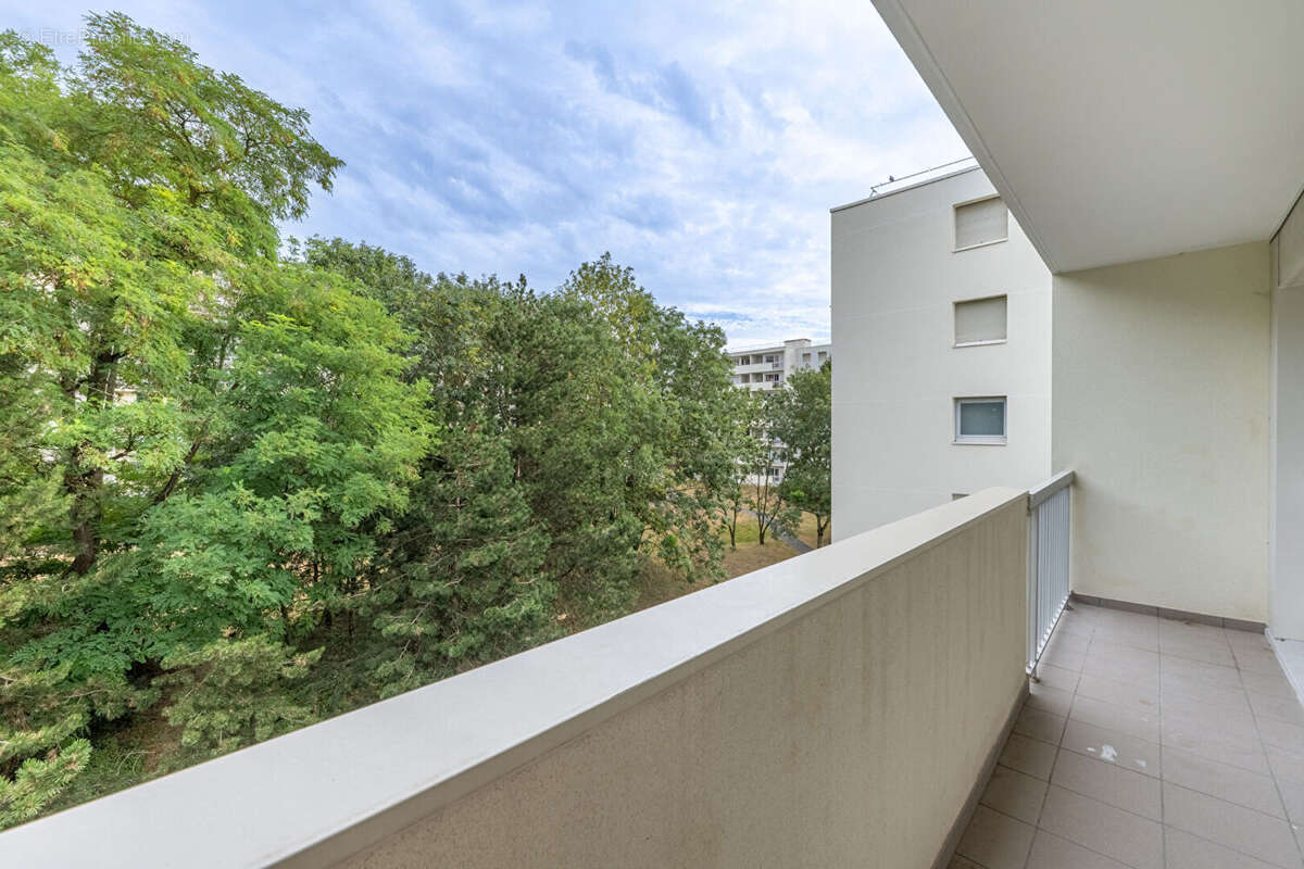 Appartement Cergy 2 pièces 53.9 m2 (Ravalement + isolation récente) - photo 4