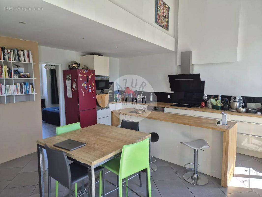 Appartement à ROQUEVAIRE