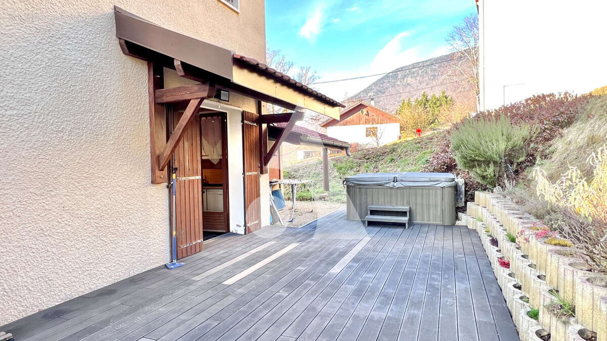 Maison à BELLEGARDE-SUR-VALSERINE