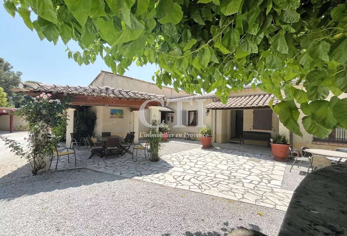 Maison à VAISON-LA-ROMAINE