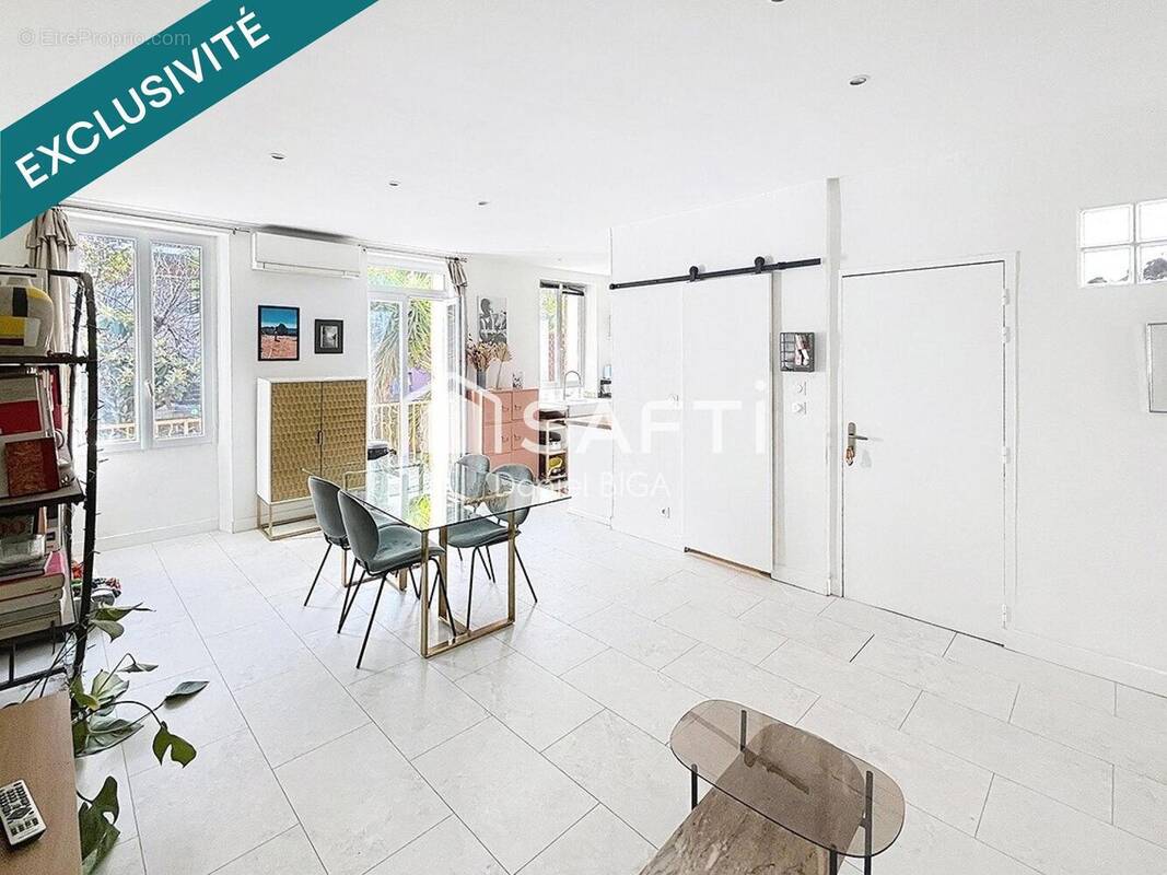 Photo 1 - Appartement à MARSEILLE-5E