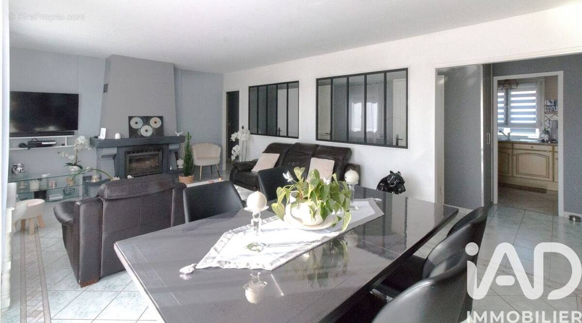 Photo 1 - Maison à MOUSSY-LE-NEUF