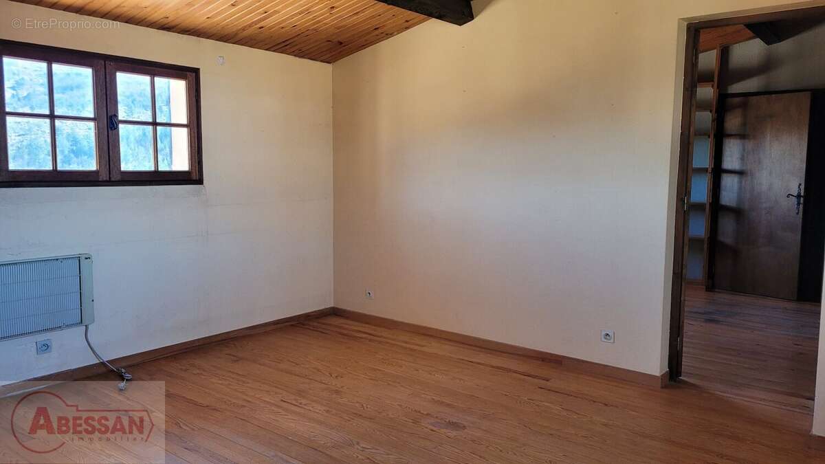 Maison à SAINT-PIERRE-AVEZ