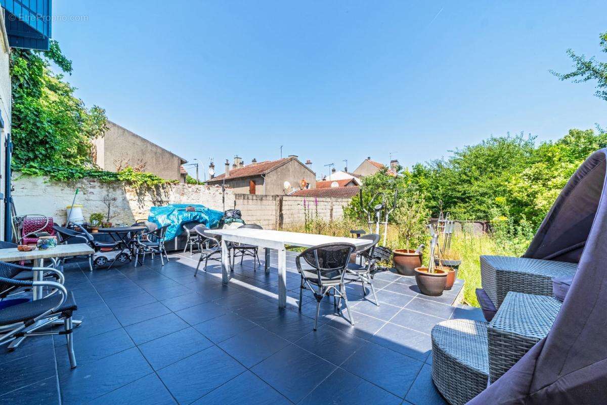 Maison à CHOISY-LE-ROI