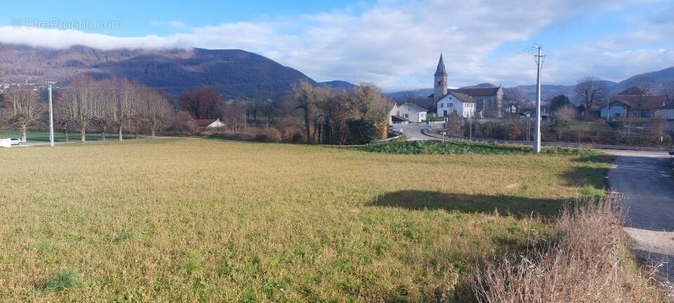 Terrain à SAINT-CASSIEN