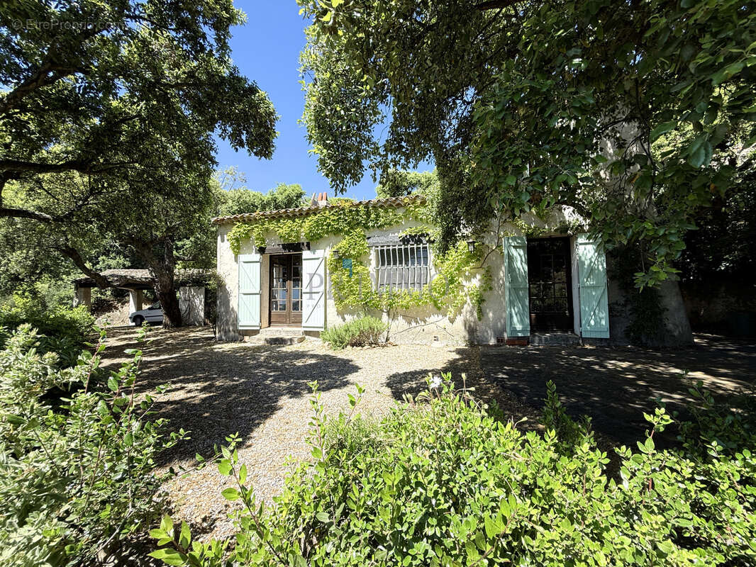 Maison à LES ISSAMBRES
