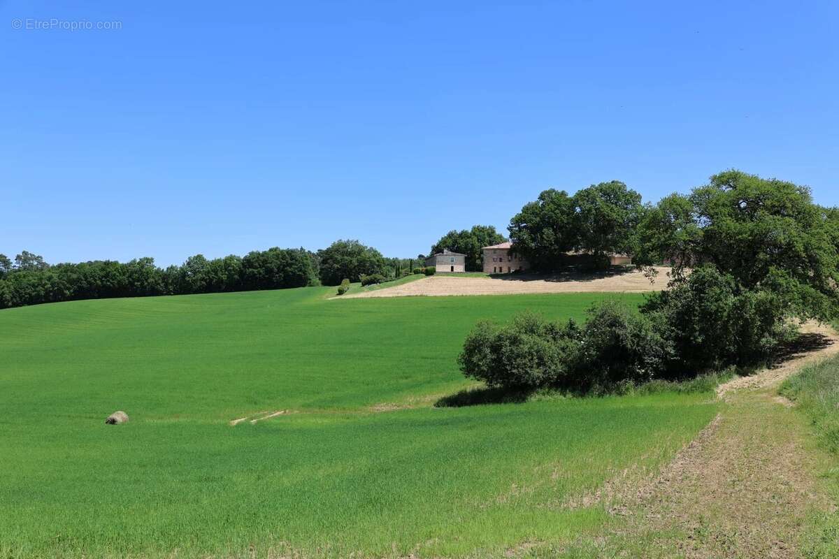Maison à MONCLAR-DE-QUERCY