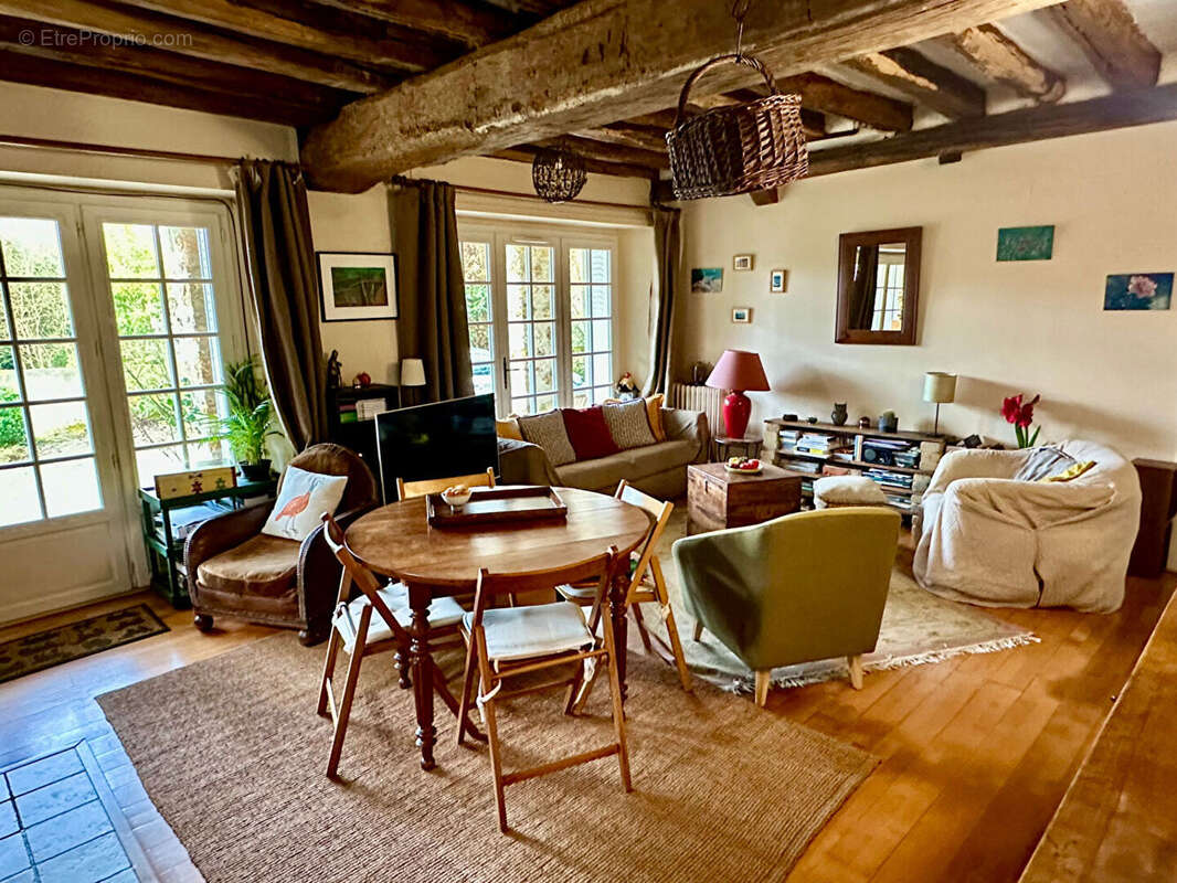 Maison à MILON-LA-CHAPELLE