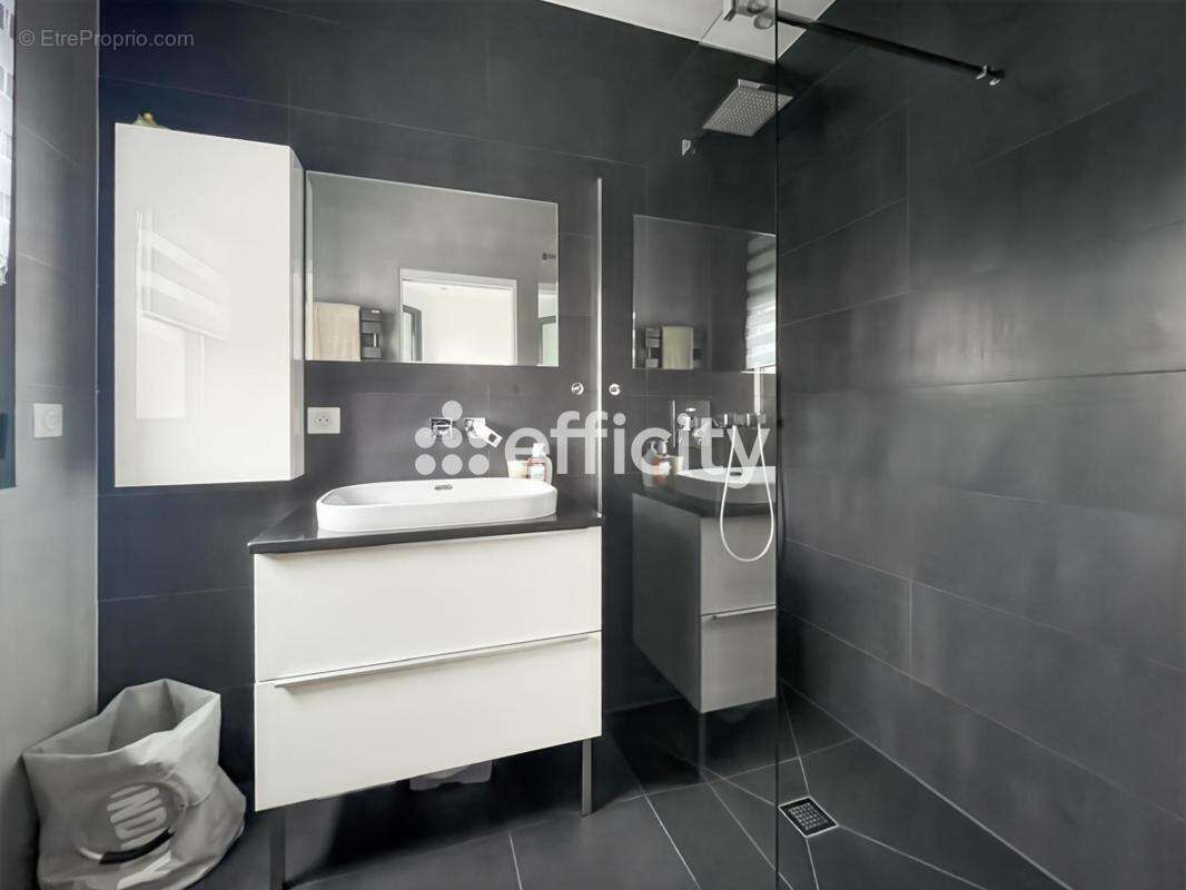 Maison 150 m² à Chaville  - photo 8