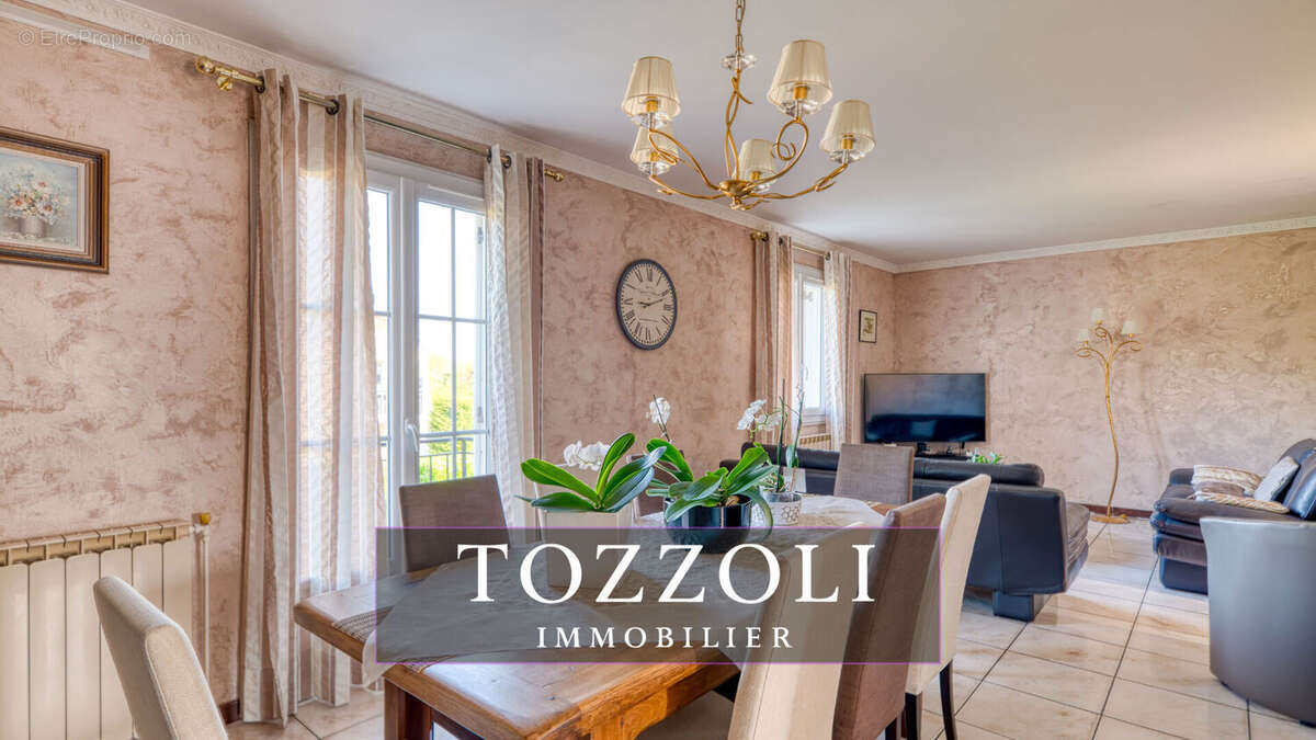 Maison à SAINT-QUENTIN-FALLAVIER