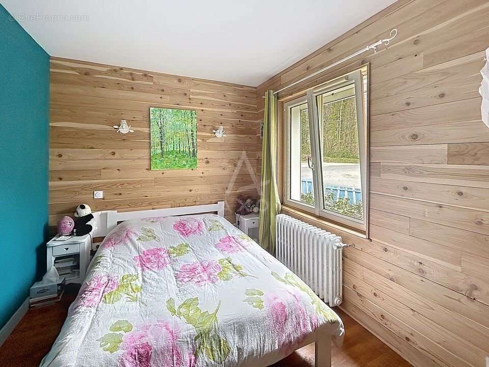 Maison à LA CHAPELLE-MONTLIGEON