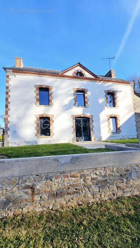 Maison à BAINS-SUR-OUST