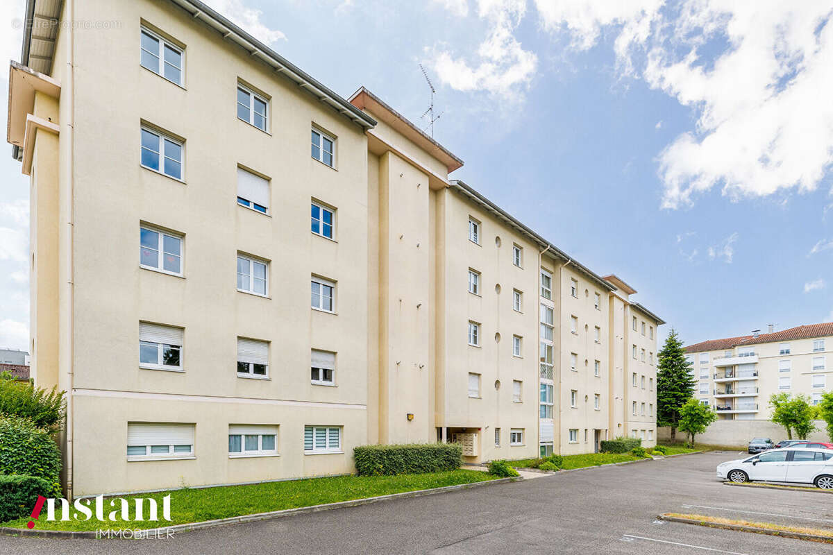 Appartement à TASSIN-LA-DEMI-LUNE