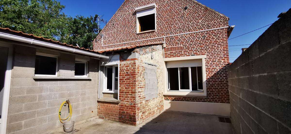 Maison 122 m² à Ecourt-Saint-Quentin  - photo 8