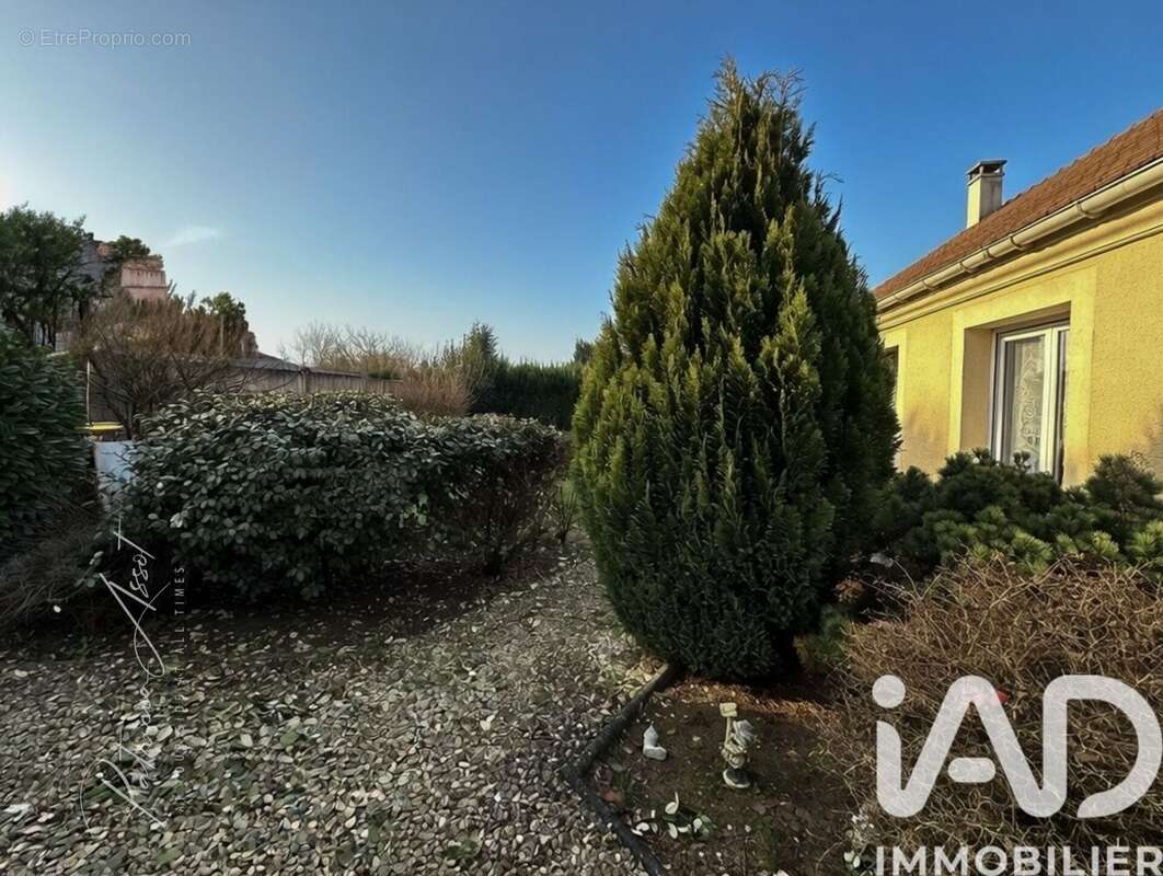 Maison 117 m² à Griselles  - photo 3