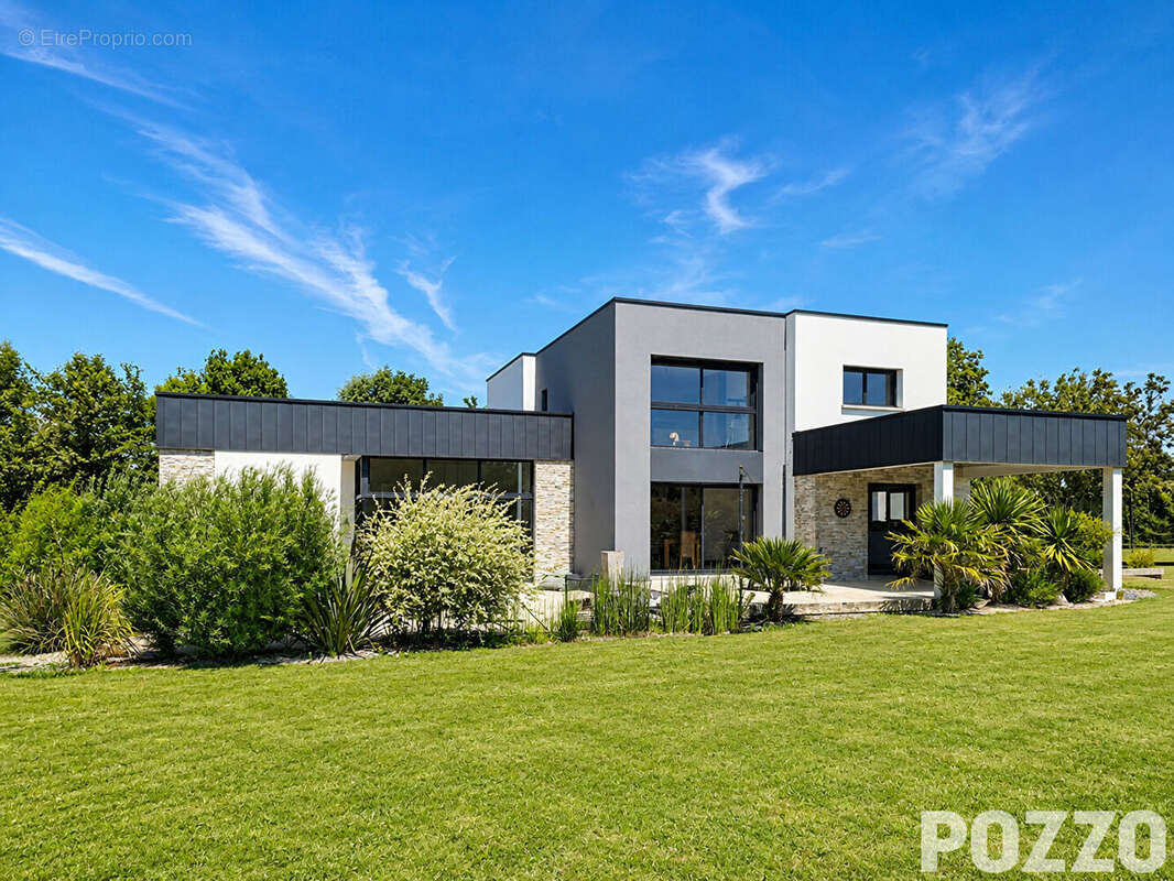 A vendre: Maison contemporaine à Quettreville Sur Sienne- à 8 kms de la mer- sans aucun voisinage - photo 2