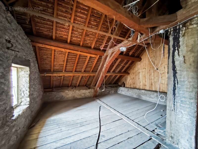 Maison à PERRIGNIER