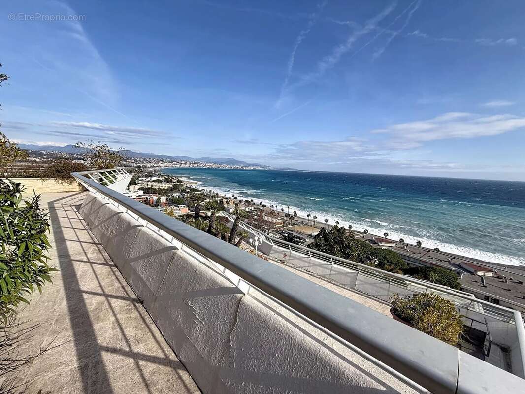 Appartement à VILLENEUVE-LOUBET