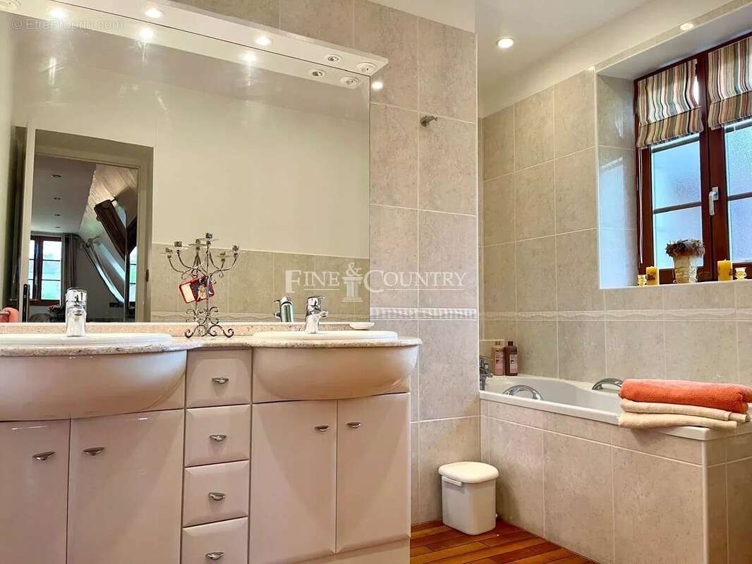 Maison à SAINT-CERE