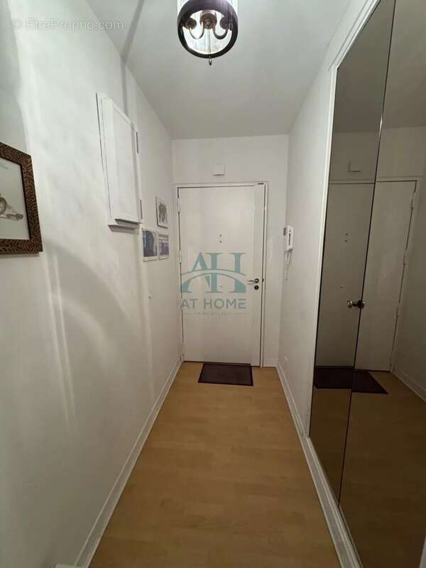 Appartement à PARIS-10E