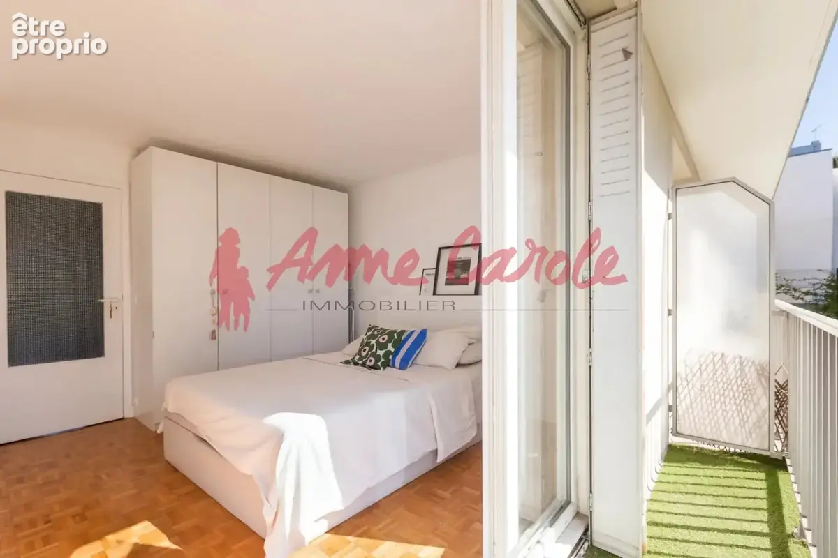 Deux pièces de 44,15m2 avec balcon rénové par architecte en - photo 4