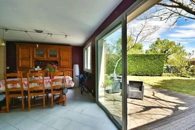 Maison à AMBARES-ET-LAGRAVE