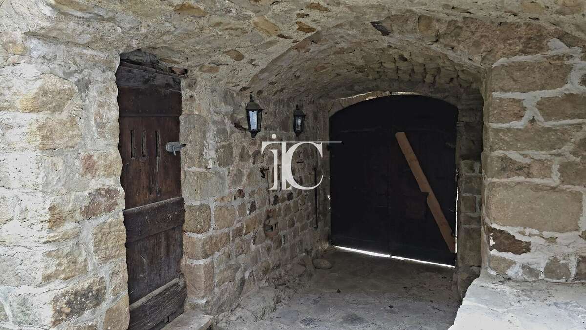 Maison à SAINT-PAUL-LE-JEUNE