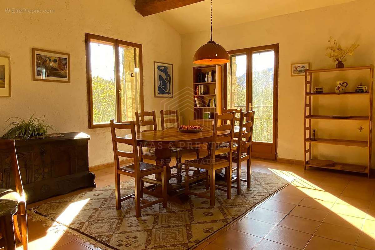 Maison à SAINT-LAURENT-DE-CERDANS