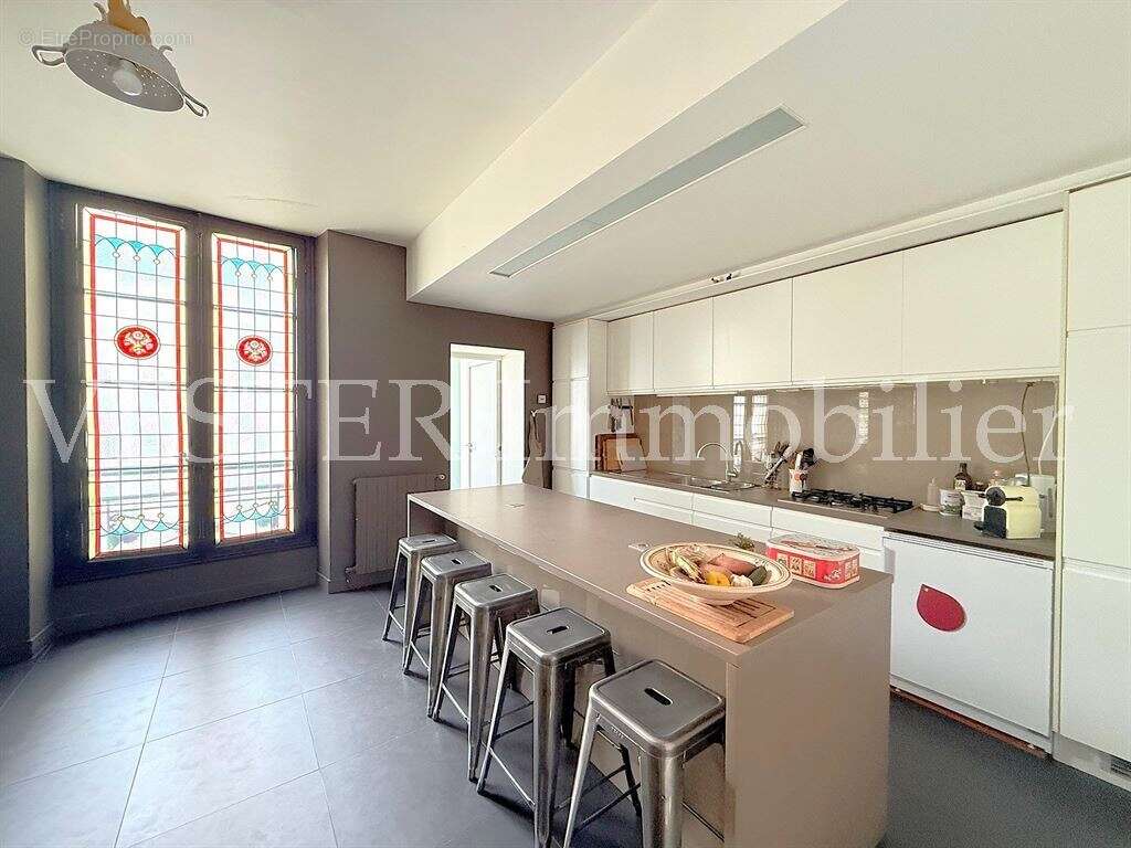 Appartement à PARIS-10E