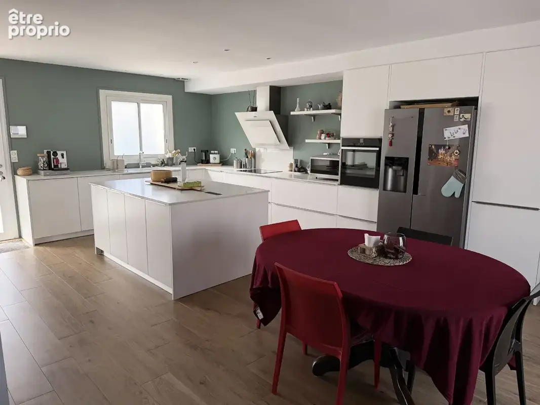 PAREMPUYRE - Charmante maison de plain-pied avec piscine, véranda & DPE B - photo 13