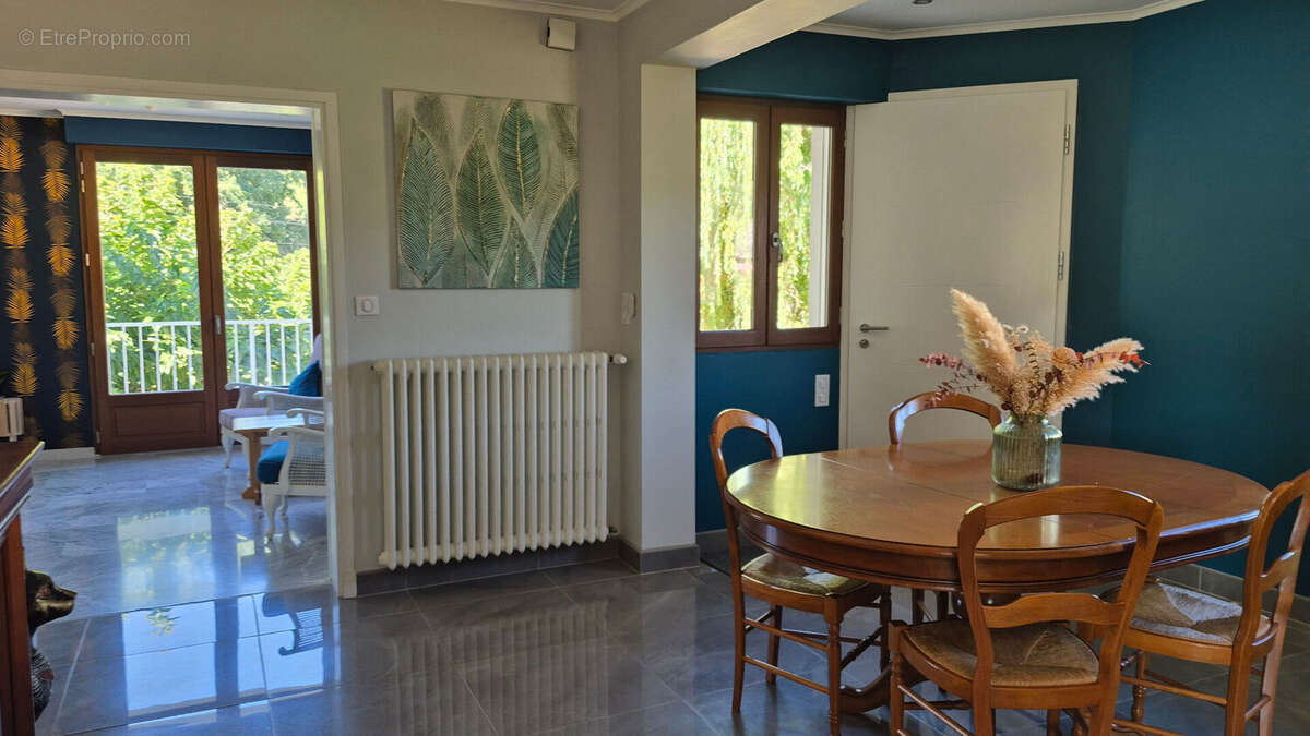 ESPALION, maison de Type 4/5, 140 m² environ, très bon état, terrain de 1000 m² - photo 4